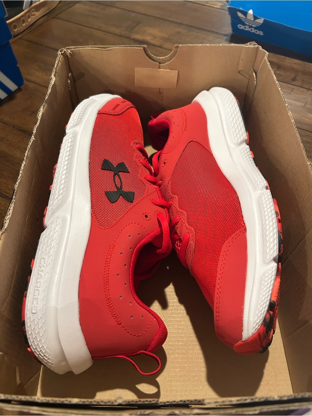Under Armour men’s Red Athletic Sneakers Sz 10.5